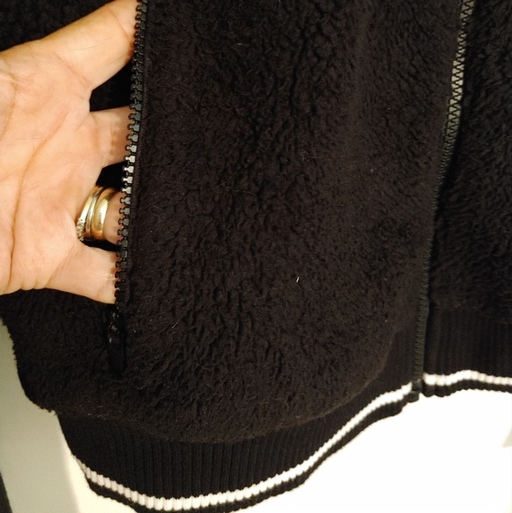 Athleta Tugga Sherpa Jacket Sz.Med. - Picture 6 of 11